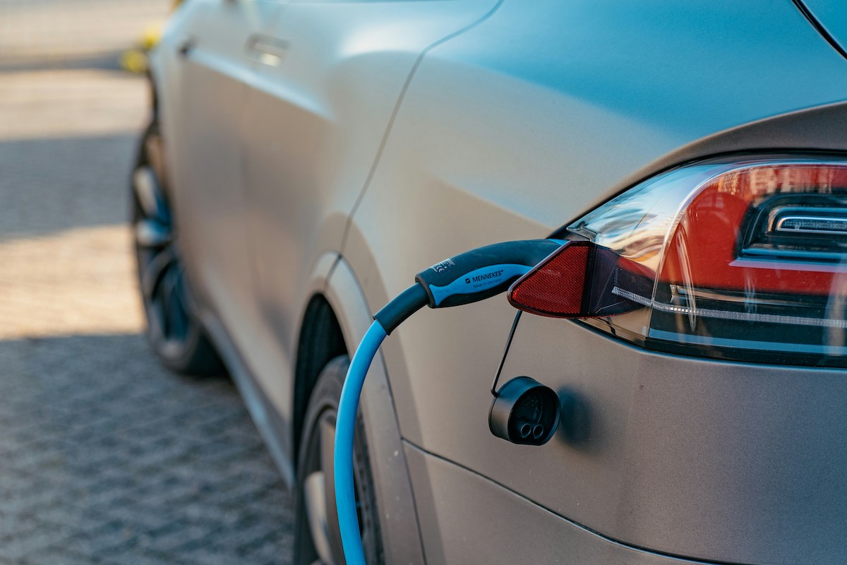 cuánto se tarda en cargar un coche eléctrico a 50kw
